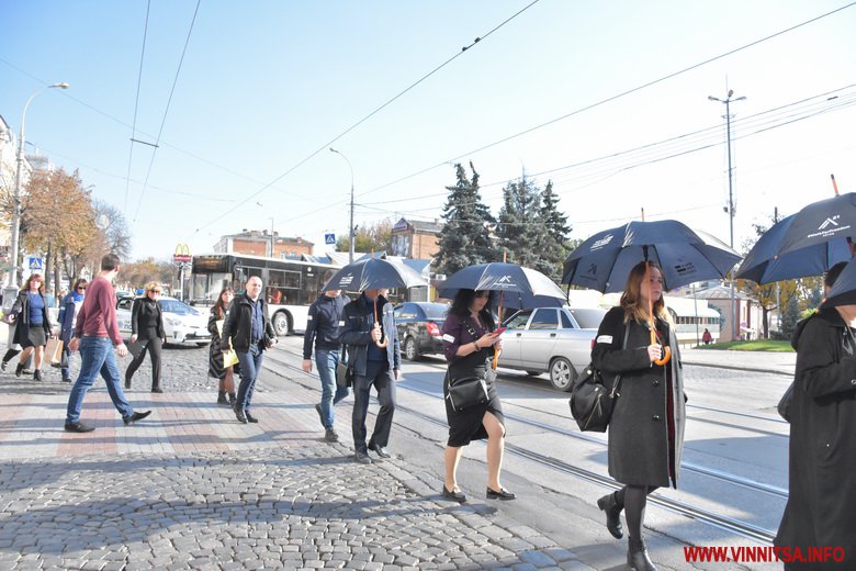 У Вінниці відбулась мовчазна хода проти торгівлі людьми. Фоторепортаж - фото 40