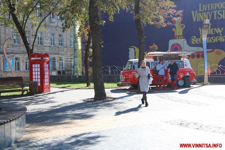 Площа біля McDonald's отримала офіційну назву - фото 3