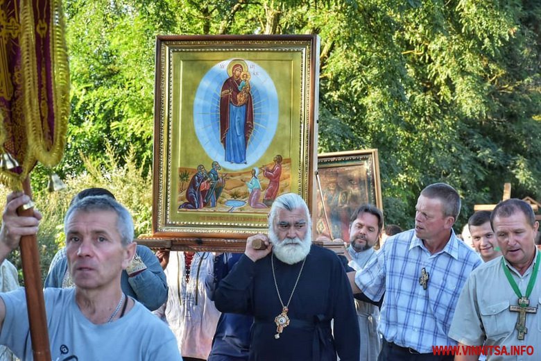 На Вінниччині Долина хрестів зібрала 20 тисяч вірян