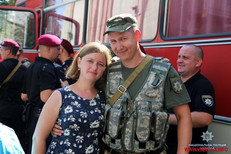 Зведений загін вінницьких поліцейських відправився на схід України - фото 5