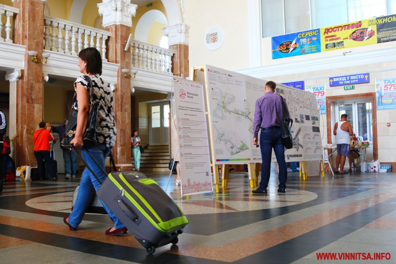 У холі залізничного вокзалу презентували «Вінницьку милю» - 4 ідеї реконструкції проспекту Коцюбинського. Фото - фото 21