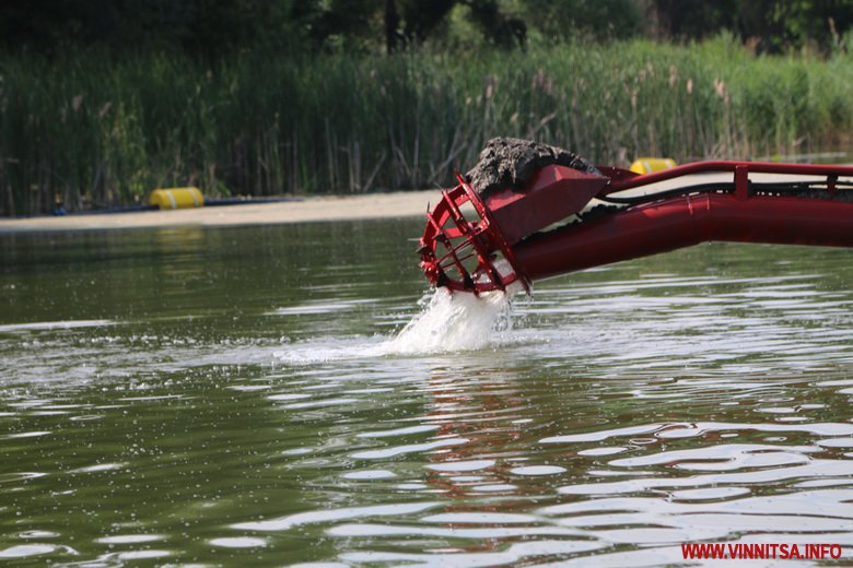 У Вінниці почали чистити Буг в районі водозабору і готують проект для очищення всієї річки. Фото - фото 10