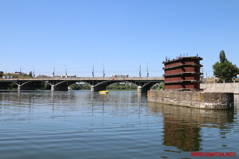 Фоторепортаж з острова Кемпа у Вінниці: чагарники, сміття і закинутий пляж - фото 33