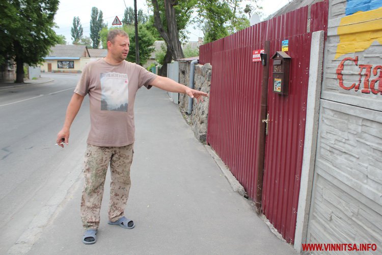 У Вінниці пенсіонери готові собою перекривати дорогу, аби там облаштували перехід. Фото - фото 4