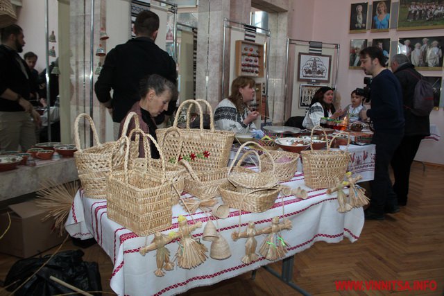 У Вінниці презентували унікальну збірку «Хата під стріхою». Фото - фото 8