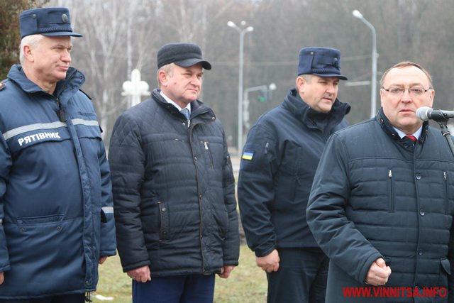 Рятувальникам Вінниччини передали 5 сучасних пожежних машин. Фоторепортаж - фото 12