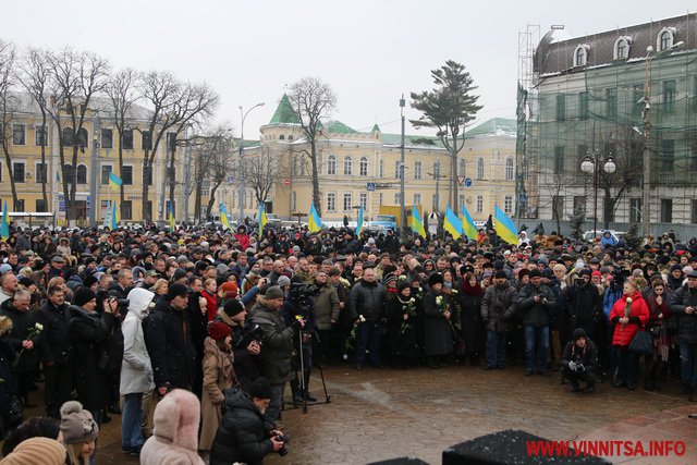 «Пам’ятайте ціну волі і людської долі»: у Вінниці відкрили меморіал Небесній Сотні – «Дерево Свободи». Фото - фото 29