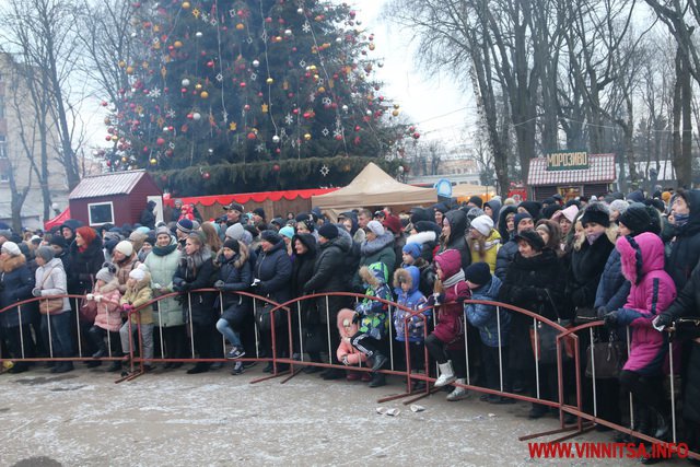 У Вінниці стартував дводенний фестиваль вуличної їжі: шашлик, наливки та бограч від фіналіста «Мастер шеф». Фоторепортаж - фото 33