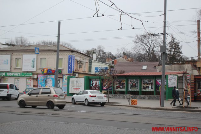 Новий паркан з афішами на Соборній оцінили майже в мільйон і показали проект