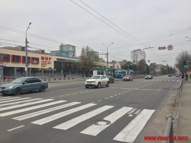 У Вінниці на Космонавтів буде три пішохідних переходи підряд