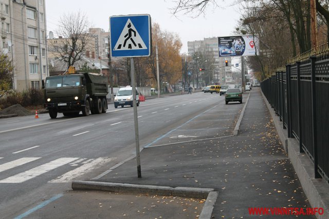 Паркан навколо Центрального парку прикрасили кованими деревами. Фоторепортаж з будівництва - фото 9