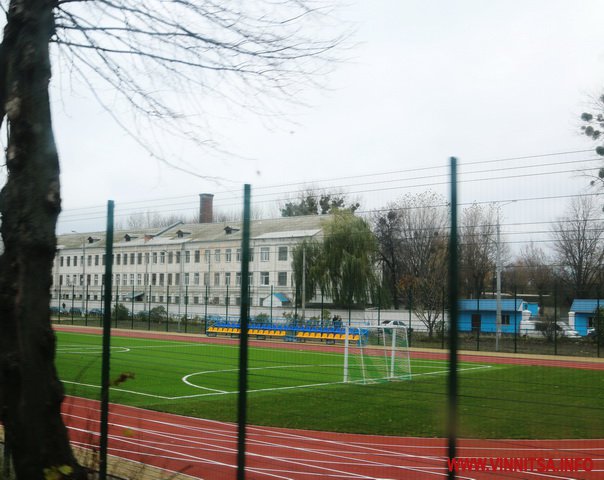 Вулиця військових з новими висотками і «кладовищем» трамваїв. Фоторепортаж зі Стрілецької - фото 30