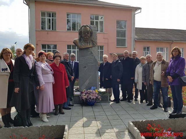 На Вінниччині відкрили пам’ятник письменнику Забаштанському - фото 3