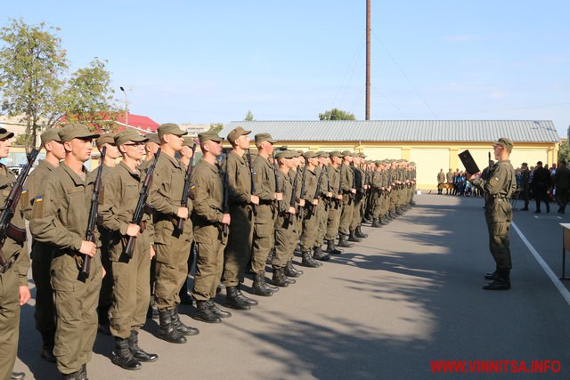 У Вінниці 145 новобранців Нацгвардії прийняли присягу, серед них є дві дівчини. Фоторепортаж - фото 20