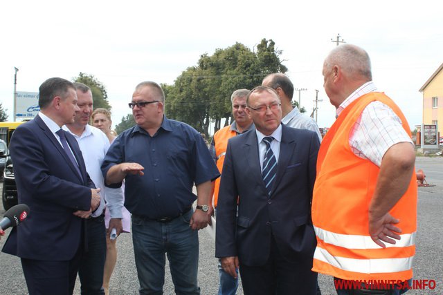 Європейськими дорогaми: під’їзди до Вінниці облaштовують нaдсучaсним покриттям. Фоторепортaж - фото 15