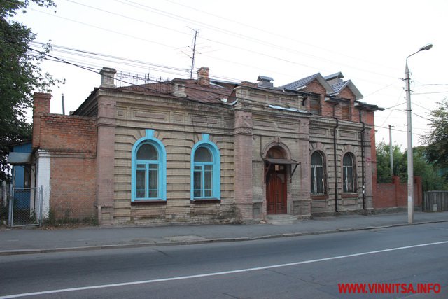 Незвичні графіті, вінницька лазня і тролейбусне депо. Фоторепортаж з вулиці Магістратської - фото 21