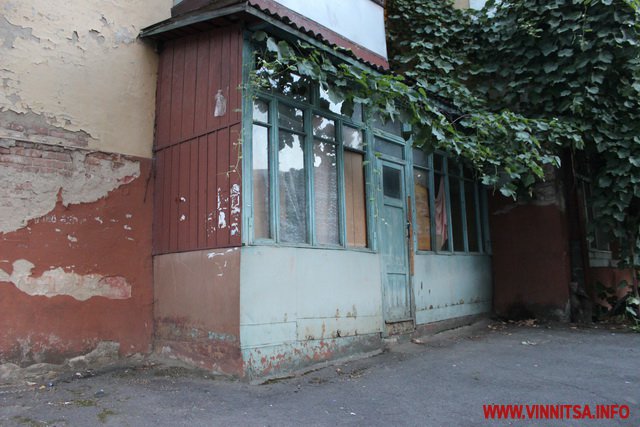 Незвичні графіті, вінницька лазня і тролейбусне депо. Фоторепортаж з вулиці Магістратської - фото 23