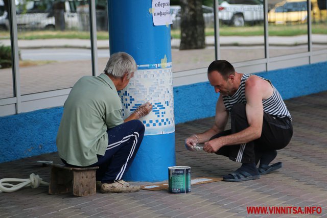 У Вінниці ремонтують «Зорю»: в холі малюють панно з аркою, Вежею і фонтаном. Фоторепортаж - фото 43