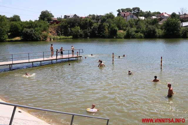 У Вінниці облаштували новий пляж з пірсом. Фоторепортаж - фото 4