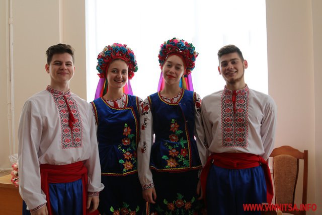 До Дня Конституції вінничанам вручили грамоти та премії. Фоторепортаж - фото 8