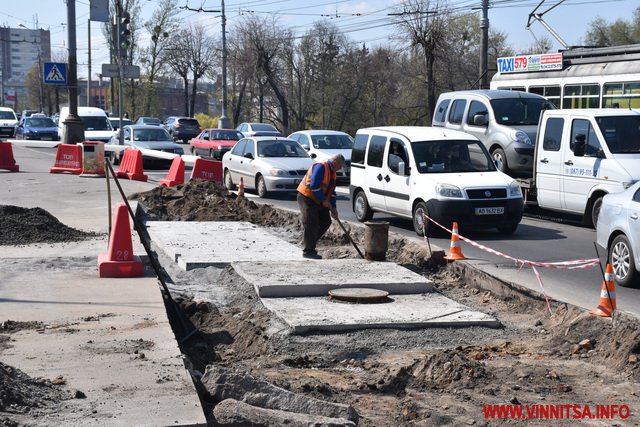 У Вінниці розширюють дорогу біля центрального мосту, щоб зменшити затори - фото 7