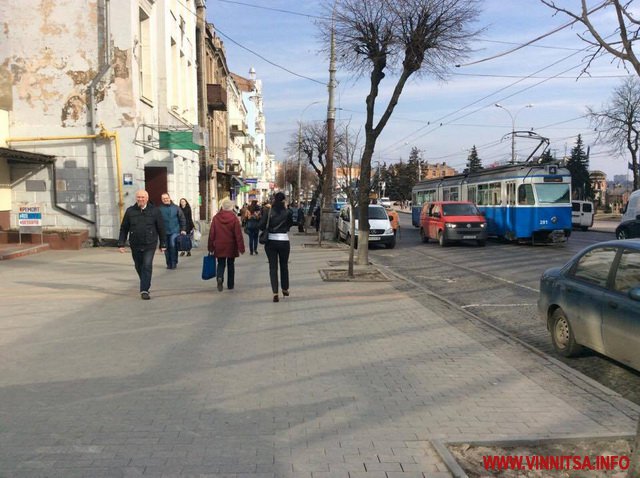 У  Вінниці вдруге за день активісти перекрили рух транспорту на Соборній - фото 6