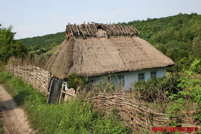 На Вінниччині художник сфотографував 450 старовинних хат під стріхою, з світлин готують альбом - фото 17