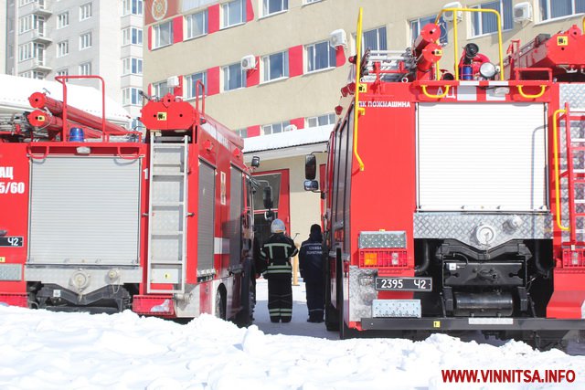 Вінницьким рятувальникам купили одяг, спецтехніку та «джип». Фоторепортаж - фото 2