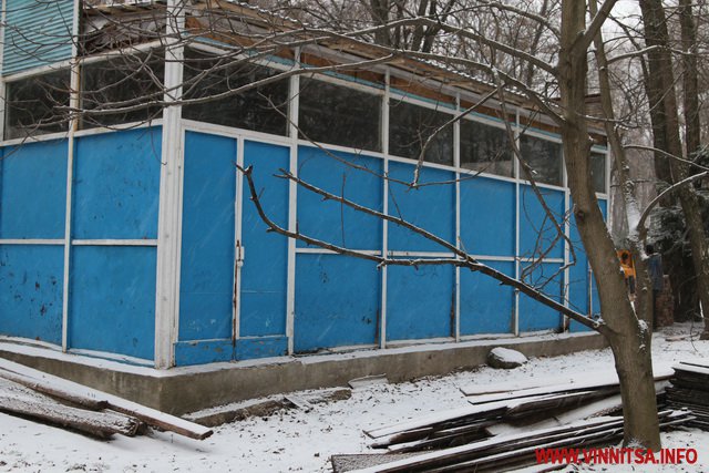 Паркани з гербом Вінниці і ремонт клубу. Фоторепортаж з центрального парку - фото 12