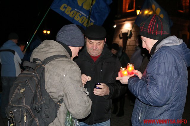 Вінничани пам’ятною ходою вшанували жертв Голодомору