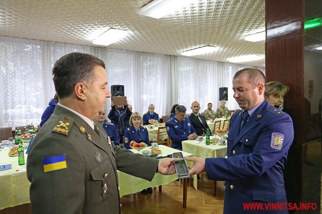 У Вінниці Міністр оборони нагородив військових медиків - фото 7