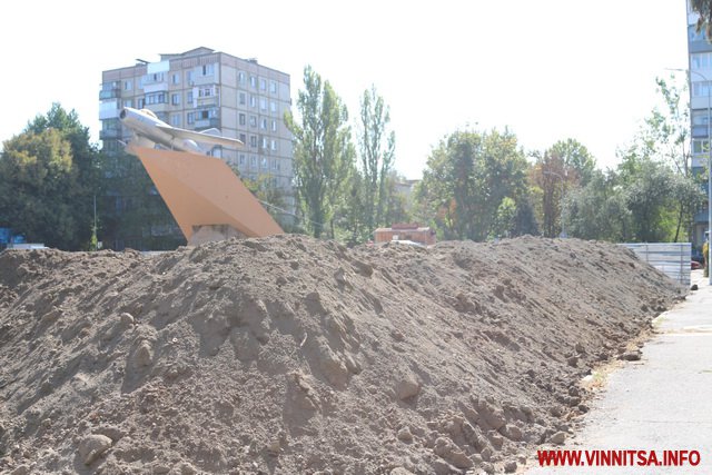 Як у Вінниці проходить реконструкція площі Костянтина Могилка. Фоторепортаж