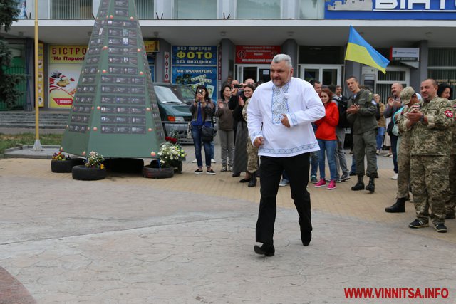 У Вінниці військовослужбовцям та волонтерам вручили медалі - фото 27