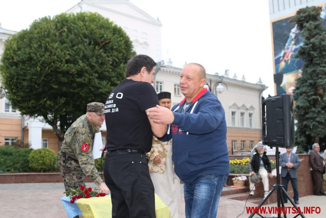 У Вінниці військовослужбовцям та волонтерам вручили медалі - фото 31