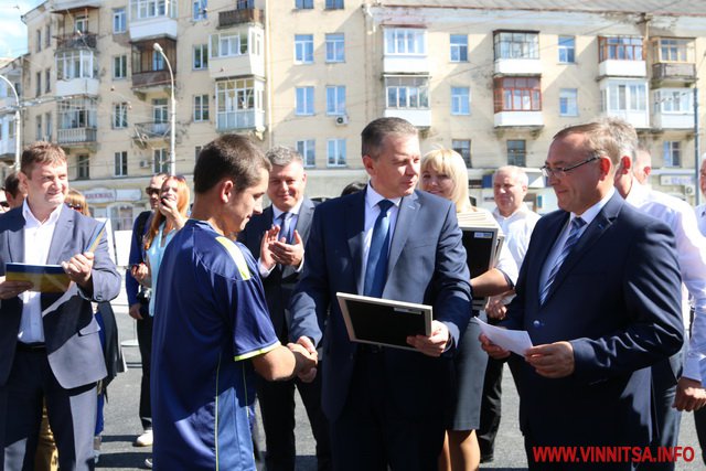 Форманюк: нова площа Гагаріна витримає посадку «Боїнга», всі трамваї виходять на маршрут - фото 16