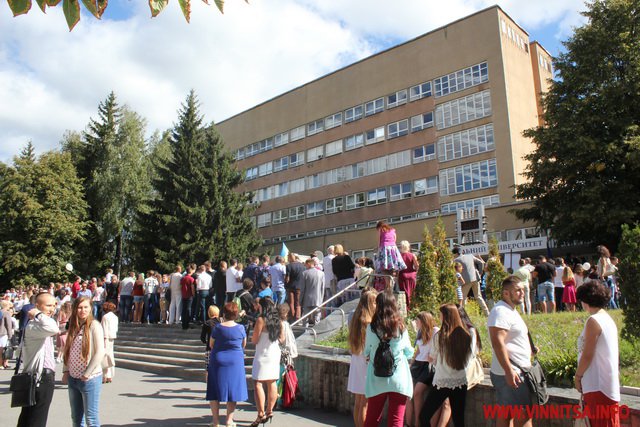 Першокурсників вінницького ДонНУ та «політеху» посвятили в студенти. Фоторепортаж - фото 18