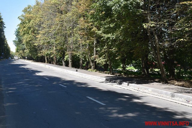 Мер Вінниці розповів, де у місті ремонтують тротуари. Фоторепортаж - фото 9