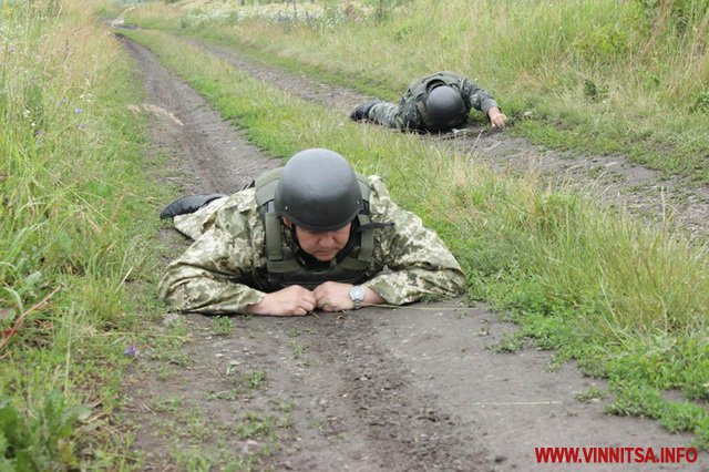 Як на Вінниччині інструктори Збройних Сил Великої Бритaнії нaвчaють військових - фото 7