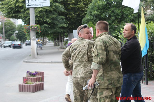 У Вінниці генерал Хижий продовжив судитися з Генштабом та Міноборони. Без скандалу не обійшлось - фото 15