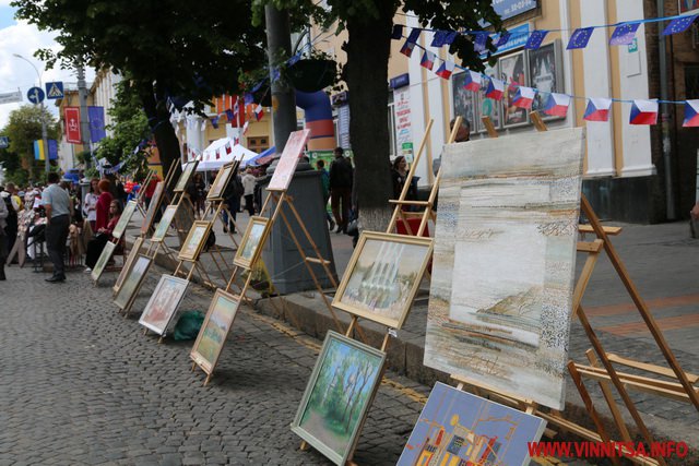 Живі фонтани, рицарські бої та розваги: Вінниця святкує День Європи. Фоторепортаж - фото 37