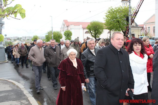 Центром Вінниці пройшла хода в пам'ять жертв Чорнобильської трагедії. Фоторепортаж - фото 29