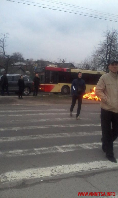 Біля Вінниці перекривали міжнародну трасу - фото 3