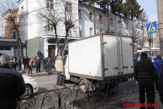 Вінниця 10 березня дежавю 6 грудня: паління шин, перекритий рух та заява начальника поліції області. Хто підливав «масла в вогонь»? - фото 11