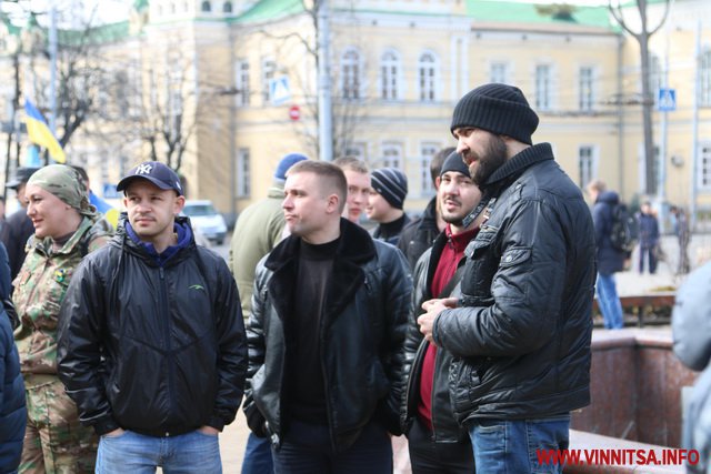 У Вінниці активісти заблокували рух на Театральній. В центрі міста – сутички - фото 7