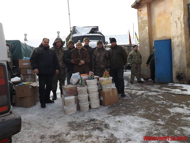 Вінницькі священики завезли в зону АТО замінник крові для поранених бійців - фото 6