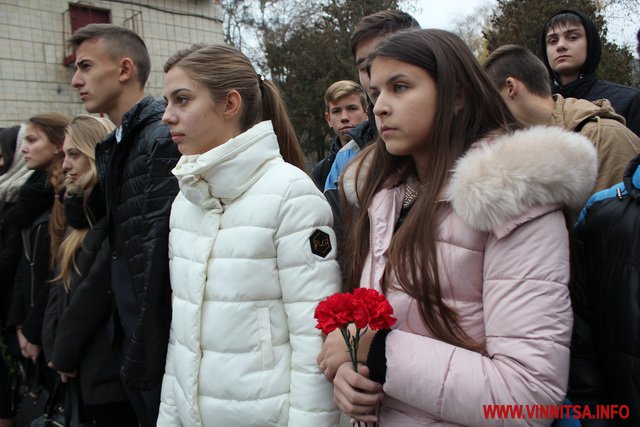 Сьогодні йому могло бути 34. Денису Жембровському, який загинув від ворожих мінометів, відкрили меморіальну дошку - фото 7