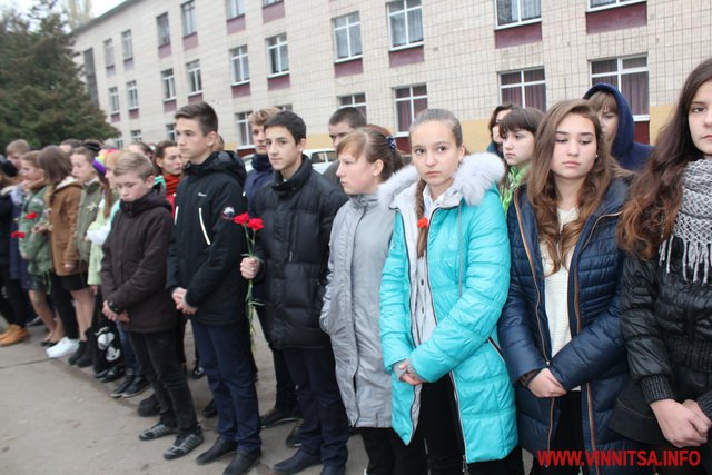 Сьогодні йому могло бути 34. Денису Жембровському, який загинув від ворожих мінометів, відкрили меморіальну дошку - фото 12