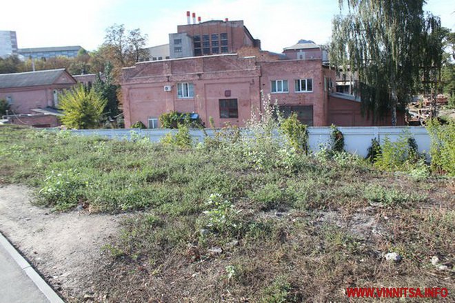 Трамвайне депо на Першотравневій засипали землею, щоб спорудити міст. Фотофакт - фото 8