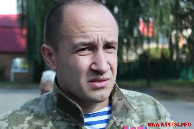 Вінницькому «кіборгу», якого розстріляли терористи, відкрили дошку на рідній школі