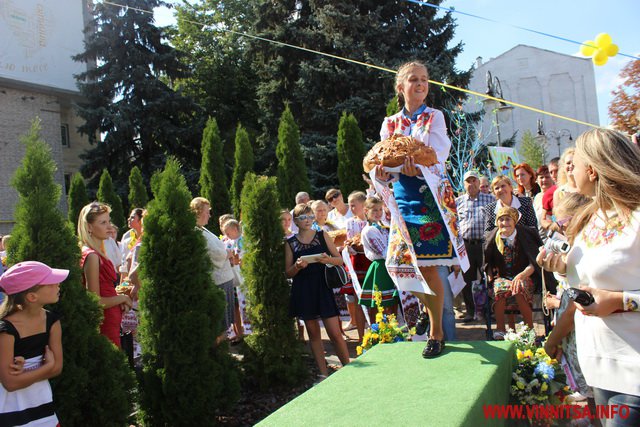 У Вінниці на День Незалежності пройшов парад запашних короваїв - фото 17